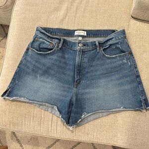 Abercrombie & Fitch 4" Mom Short High Rise